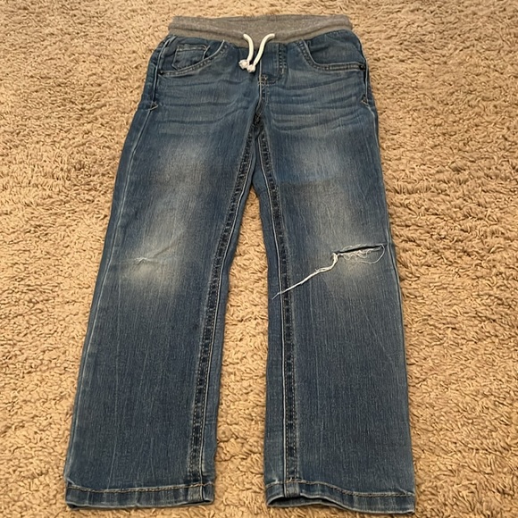 Bundle of 6 pairs of size 5T Cat & Jack pants with holes! - Picture 6 of 8